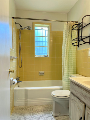 4950 Essexshire Ave, Memphis, Tennessee 38117, 3 Bedrooms Bedrooms, 0 ,2 BathroomsBathrooms,House,For Rent,Essexshire,0,2090