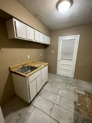 1766 Cincinnati Rd, Memphis, Tennessee 38106, 4 Bedrooms Bedrooms, 0 ,2 BathroomsBathrooms,House,For Rent,Cincinnati,0,2100