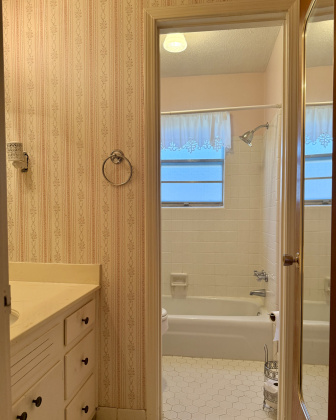 3558 Greentree Dr, Memphis, Tennessee 38128, 3 Bedroom Bedrooms, 0 ,2 BathroomBathrooms,House,For Rent,Greentree,0,2115
