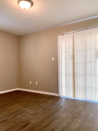 2093 Jefferson Ave, Memphis, Tennessee 38104, 2 Bedrooms Bedrooms, 0 ,1 BathroomBathrooms,Apartment,For Rent,Jefferson ,0,1410