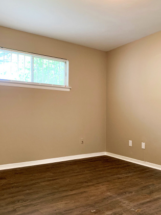 2093 Jefferson Ave, Memphis, Tennessee 38104, 2 Bedrooms Bedrooms, 0 ,1 BathroomBathrooms,Apartment,For Rent,Jefferson ,0,1410