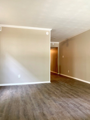 2093 Jefferson Ave, Memphis, Tennessee 38104, 2 Bedrooms Bedrooms, 0 ,1 BathroomBathrooms,Apartment,For Rent,Jefferson ,0,1410