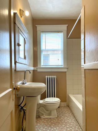 1572 Tutwiler Ave, Memphis, Tennessee 38107, 2 Bedrooms Bedrooms, 0 ,1 BathroomBathrooms,Duplex,For Rent,Tutwiler,0,1676