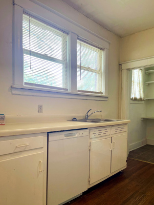 1572 Tutwiler Ave, Memphis, Tennessee 38107, 2 Bedrooms Bedrooms, 0 ,1 BathroomBathrooms,Duplex,For Rent,Tutwiler,0,1676