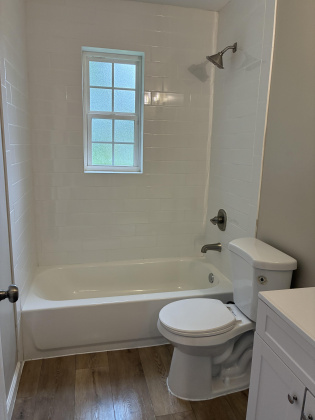 86 Dempster Ave, Memphis, Tennessee 38109, 3 Bedrooms Bedrooms, 0 ,1 BathroomBathrooms,House,For Rent,Dempster,0,1822